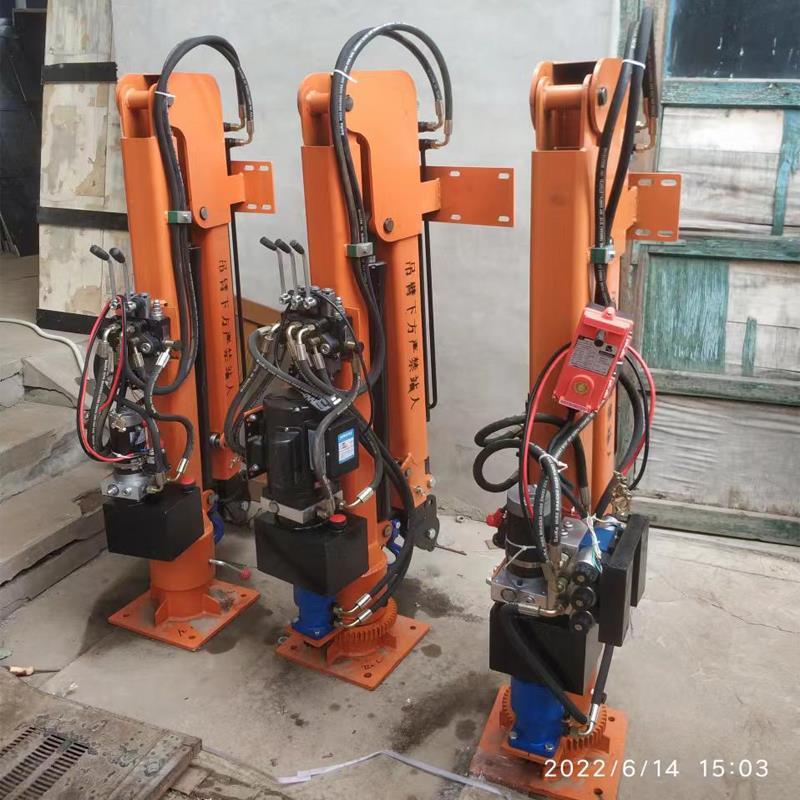 苏尼特右旗重汽蓝牌随车吊 3.2吨 国六动力强 液压驱动 农用自卸起重机